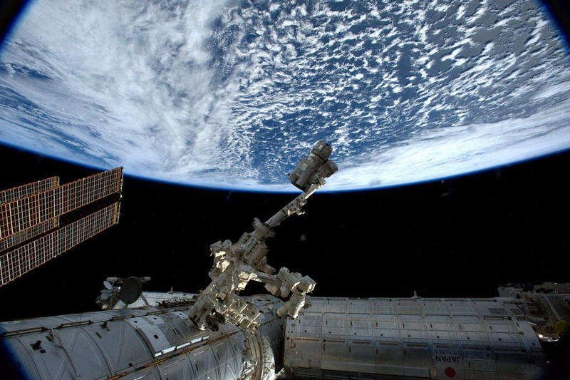 Illustration for article titled Relax In The Simple Beauty Of Our Planet In These Astronaut Photos